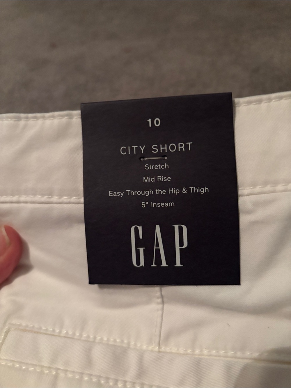 GAP White Tailored Chino Shorts women’s size 10